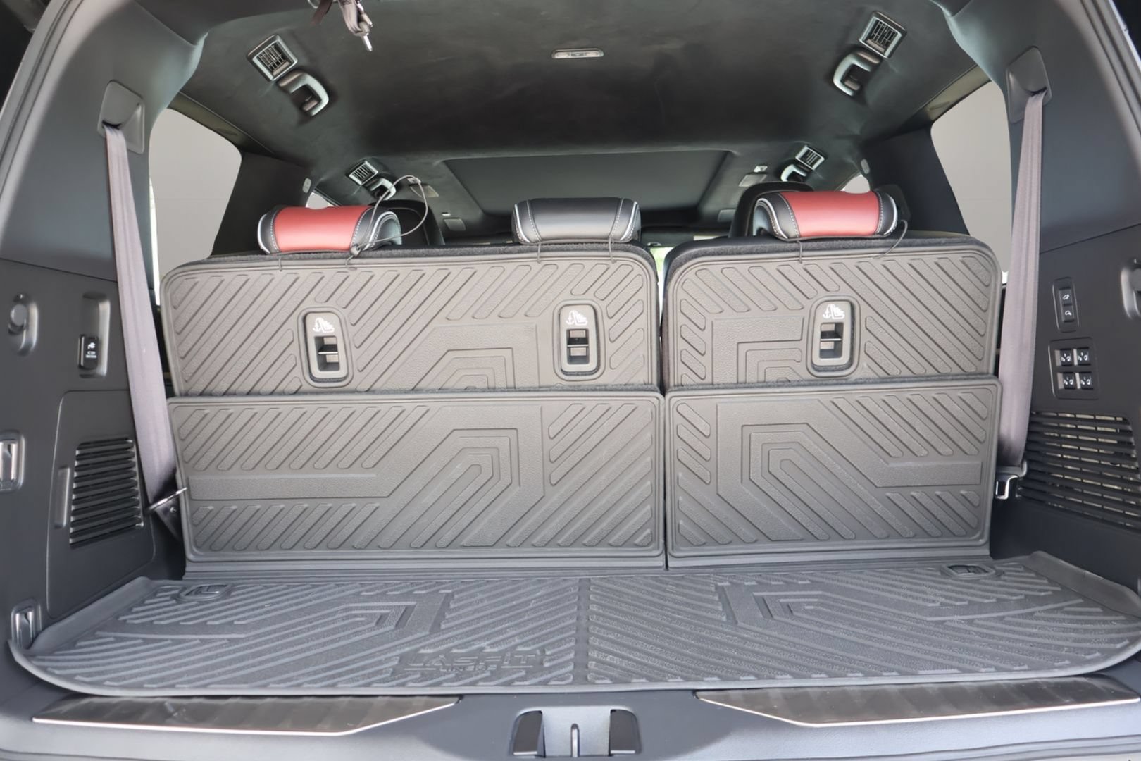 Used 2025 INFINITI QX80 Autograph AWD/4WD image 19