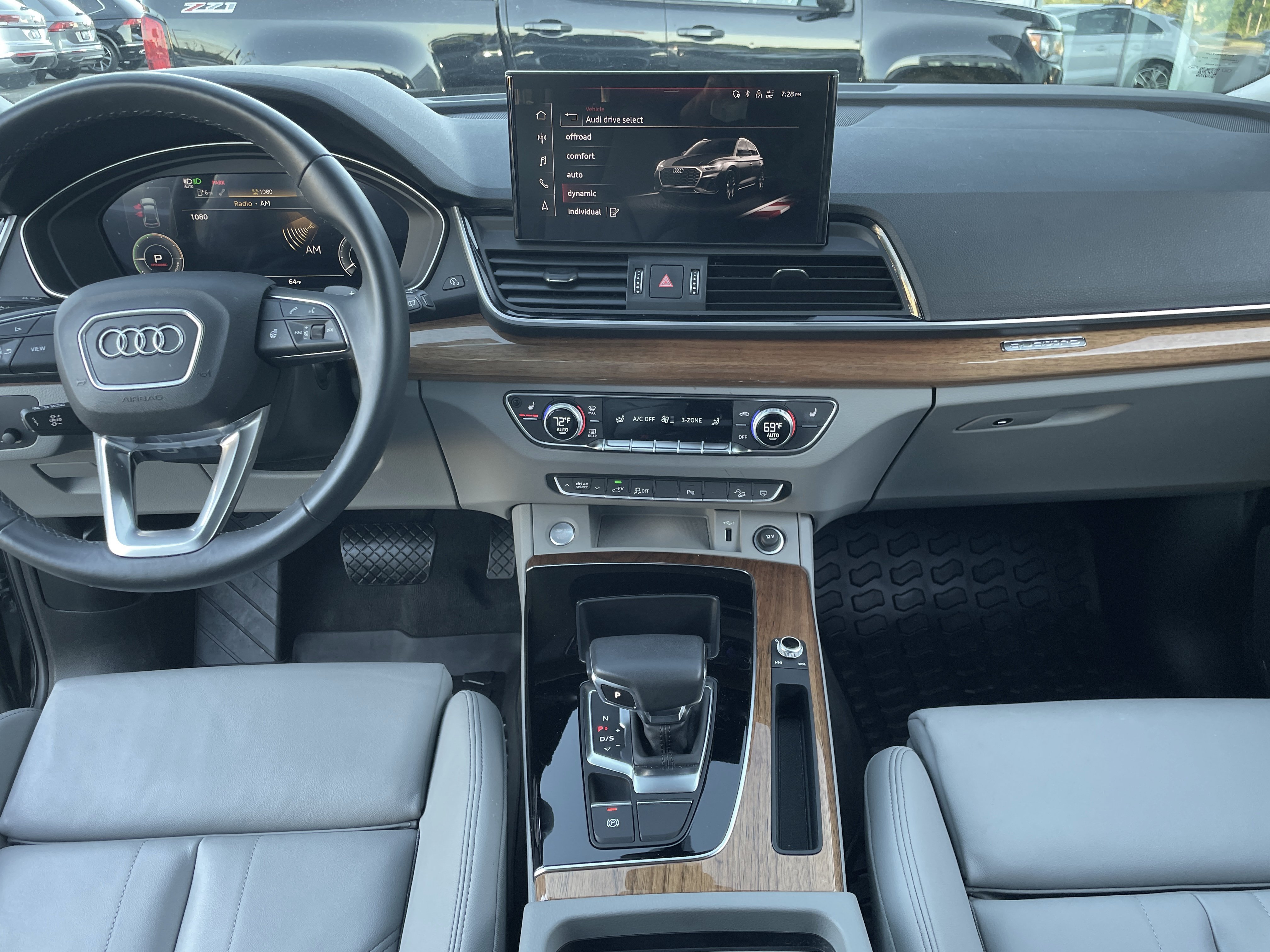 Certified 2024 Audi Q5 e Premium w/ Convenience Package AWD/4WD image 8