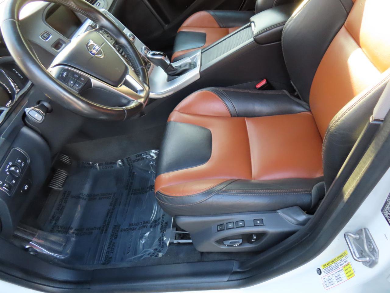 Used 2018 Volvo V60 T5 Cross Country w/ Convenience Package image 10