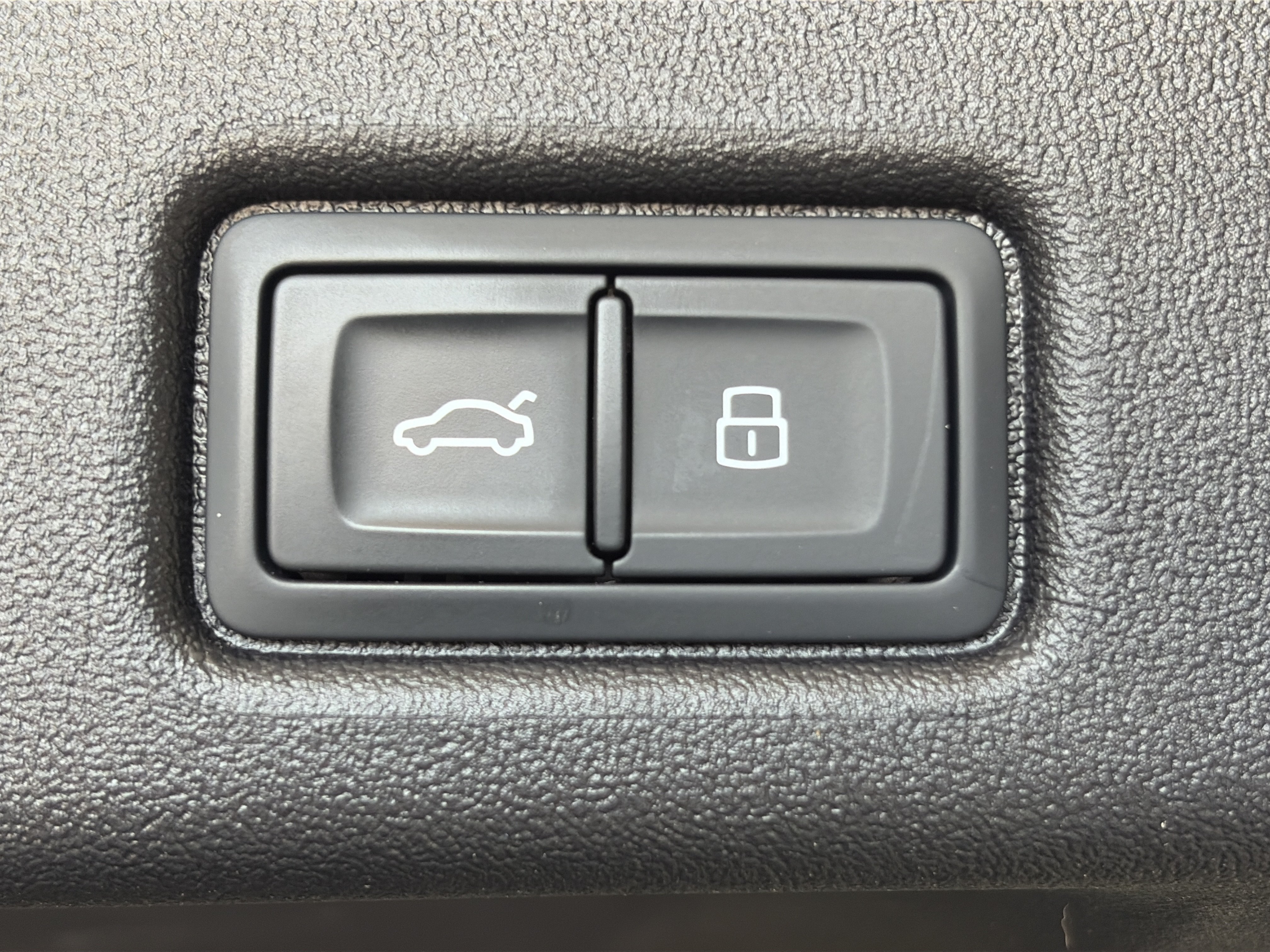 Used 2025 Audi Q5 Premium Plus w/ Premium Plus AWD/4WD image 15