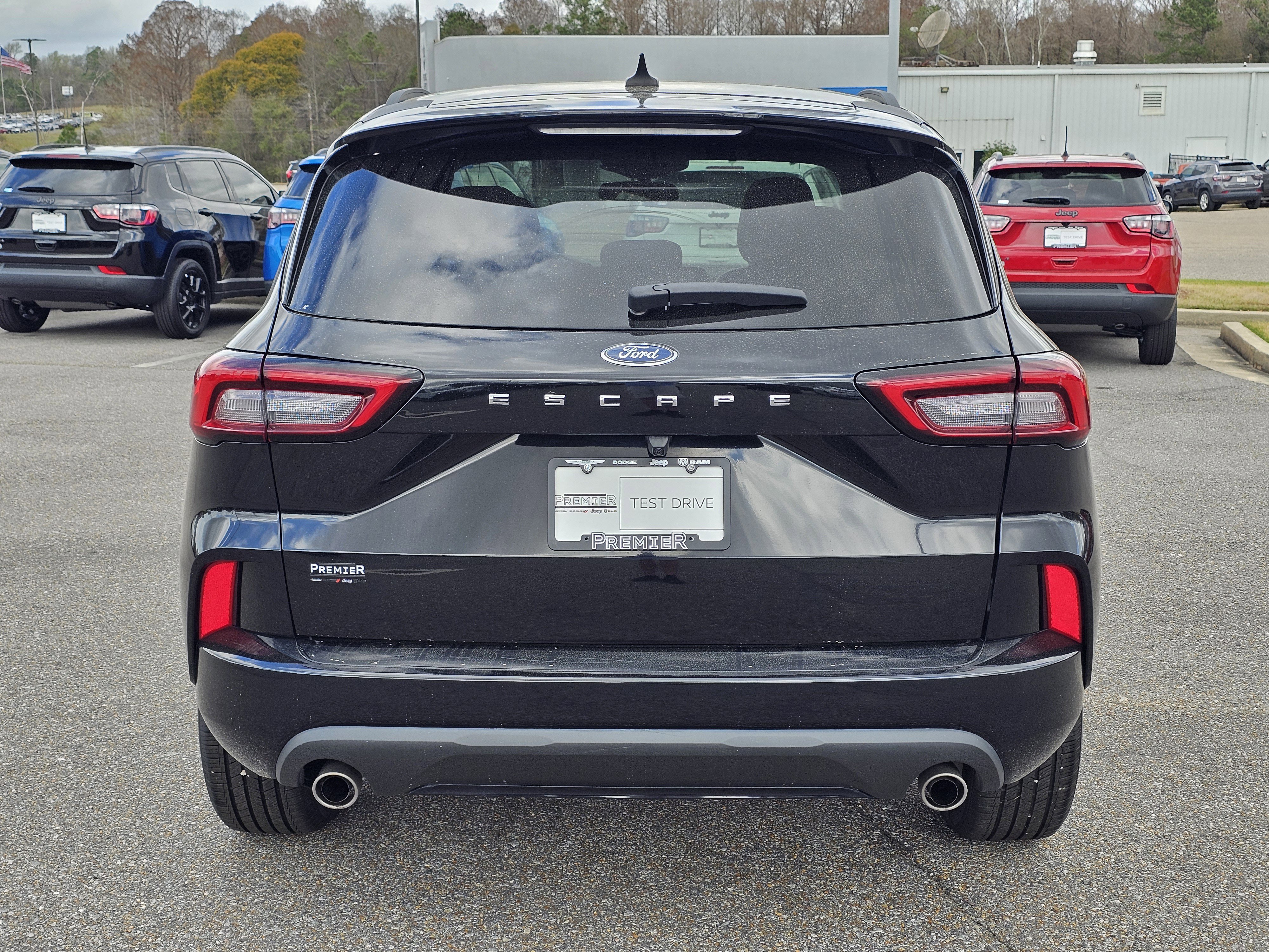 Used 2023 Ford Escape ST-Line image 11