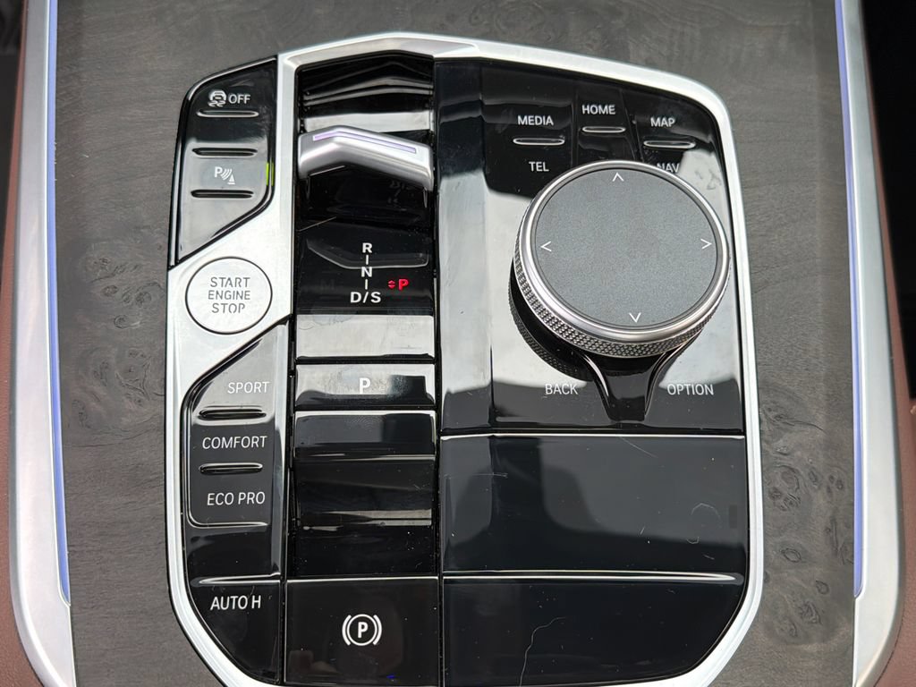 Used 2026 BMW X5 sDrive40i w/ M Sport Package RWD image 32