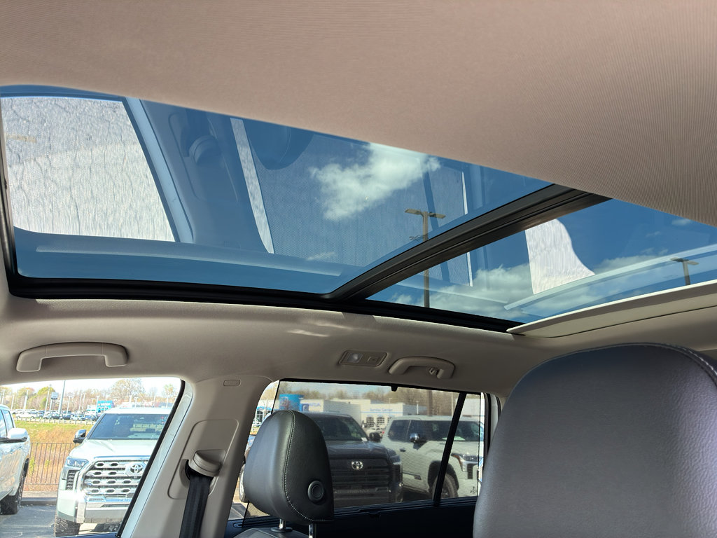 Used 2018 Volkswagen Atlas SEL Premium image 11