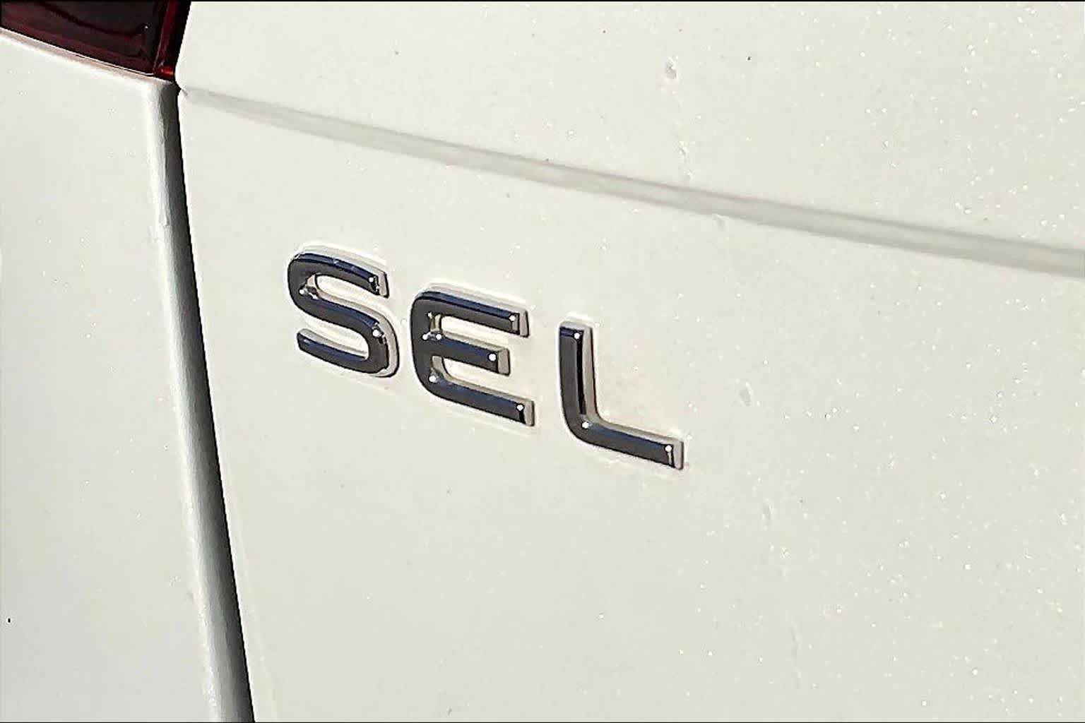 Used 2022 Volkswagen Tiguan SEL R-Line AWD/4WD image 31