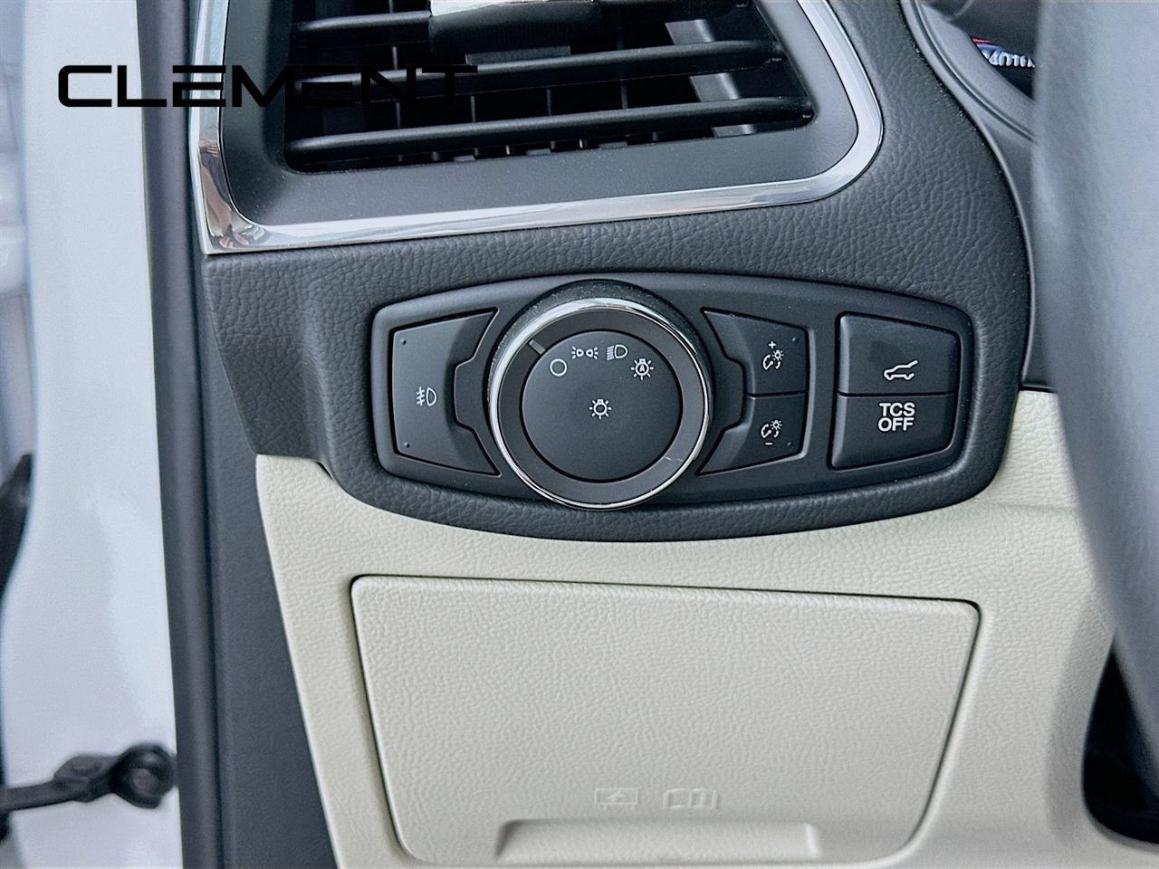 Certified 2022 Ford Edge Titanium AWD/4WD image 14