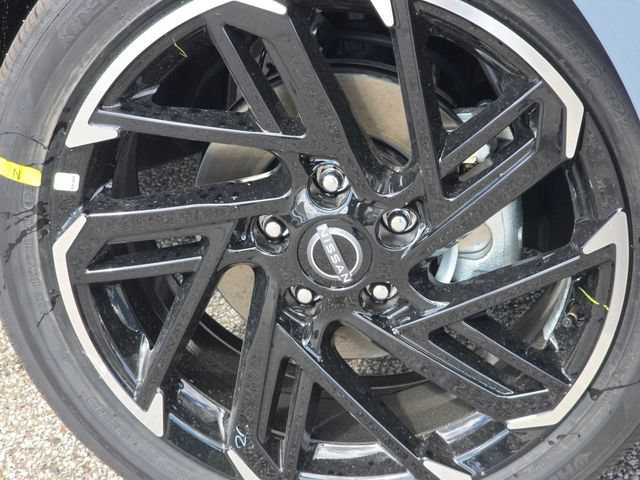 New 2026 Nissan Sentra SR w/ SR Premium Package FWD image 11