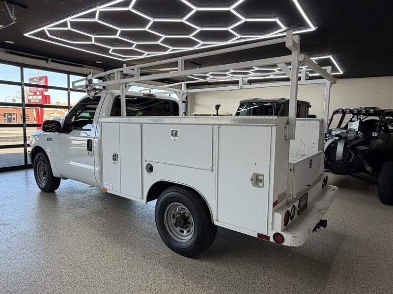 Used 2004 Ford F250 XL RWD image 2