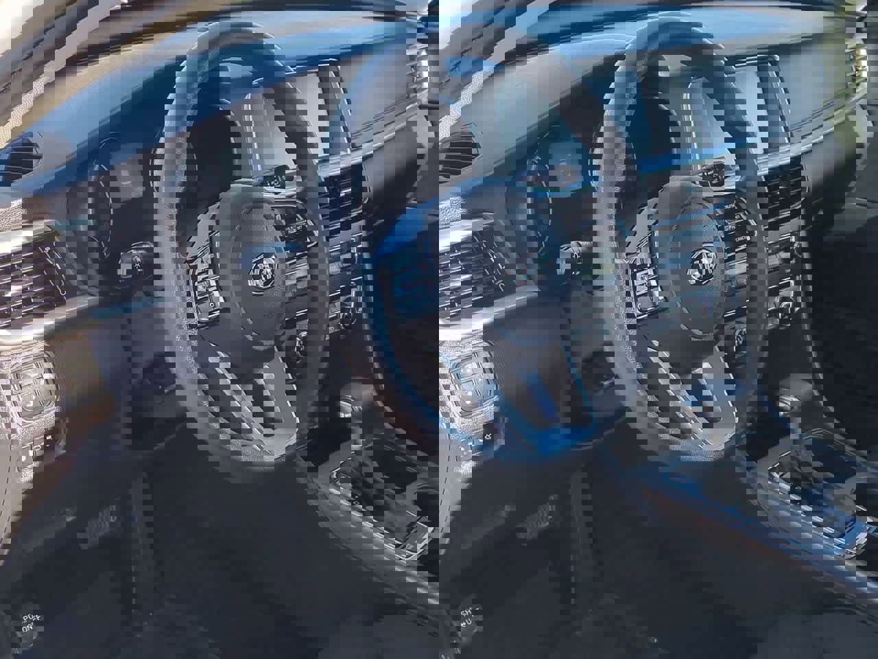 Used 2020 Kia Optima LX image 2