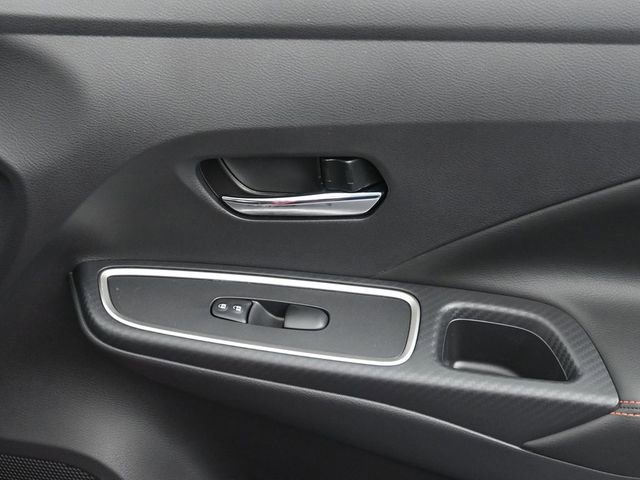 New 2025 Nissan Versa SR w/ Trunk Package FWD image 32