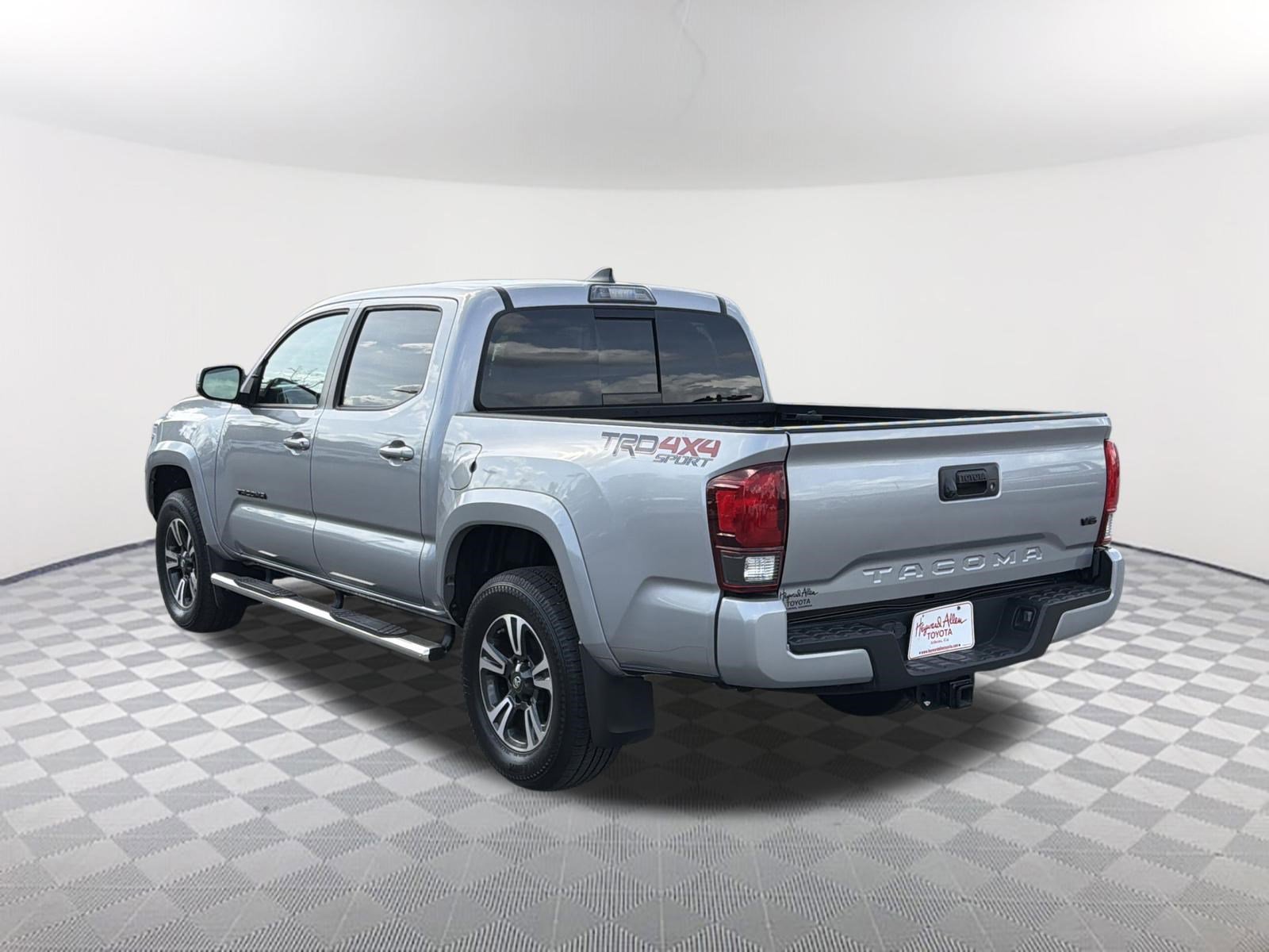 Used 2019 Toyota Tacoma TRD Sport image 15