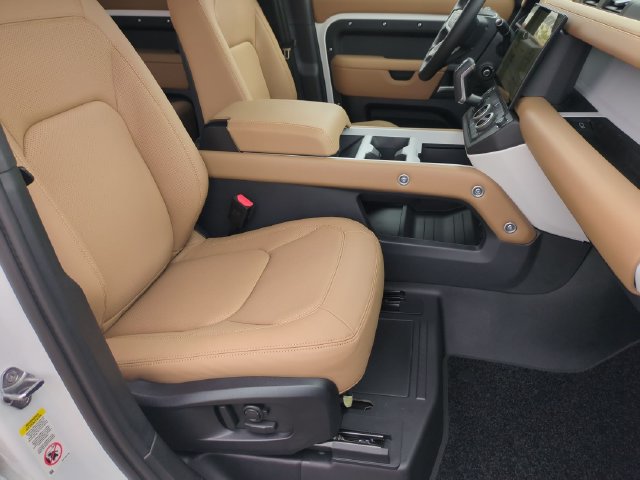 New 2026 Land Rover Defender 110 X-Dynamic SE AWD/4WD image 18