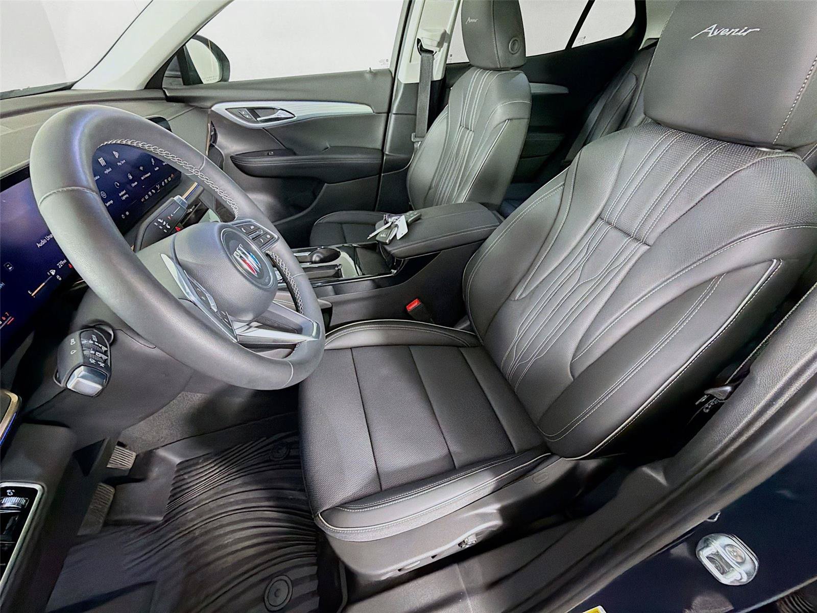 Used 2026 Buick Envision Avenir AWD/4WD image 2