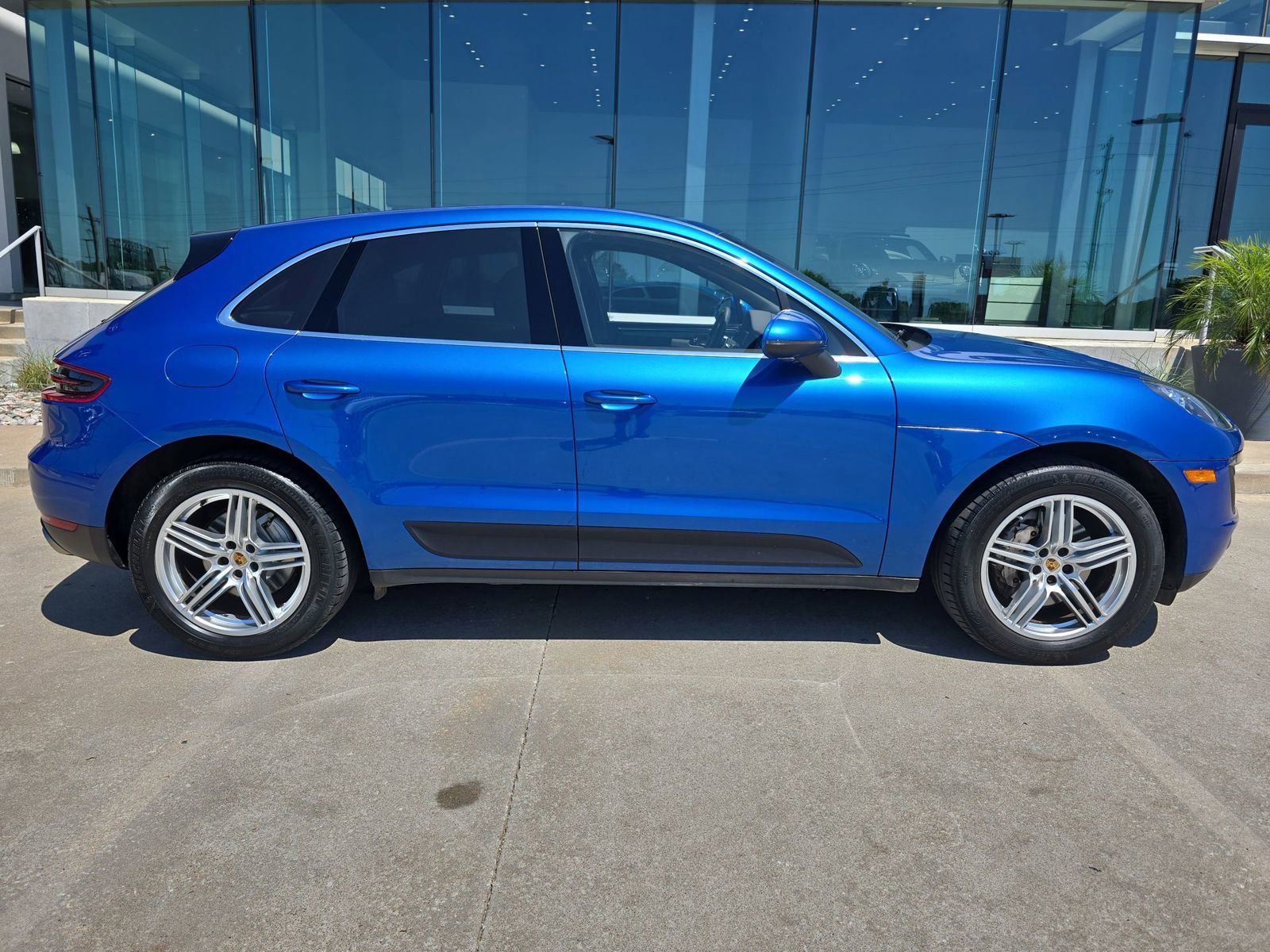 Used 2018 Porsche Macan S AWD/4WD image 8