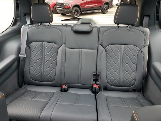 Used 2024 Jeep Grand Wagoneer Series III w/ Rear Seat Video Group 1 AWD/4WD image 16