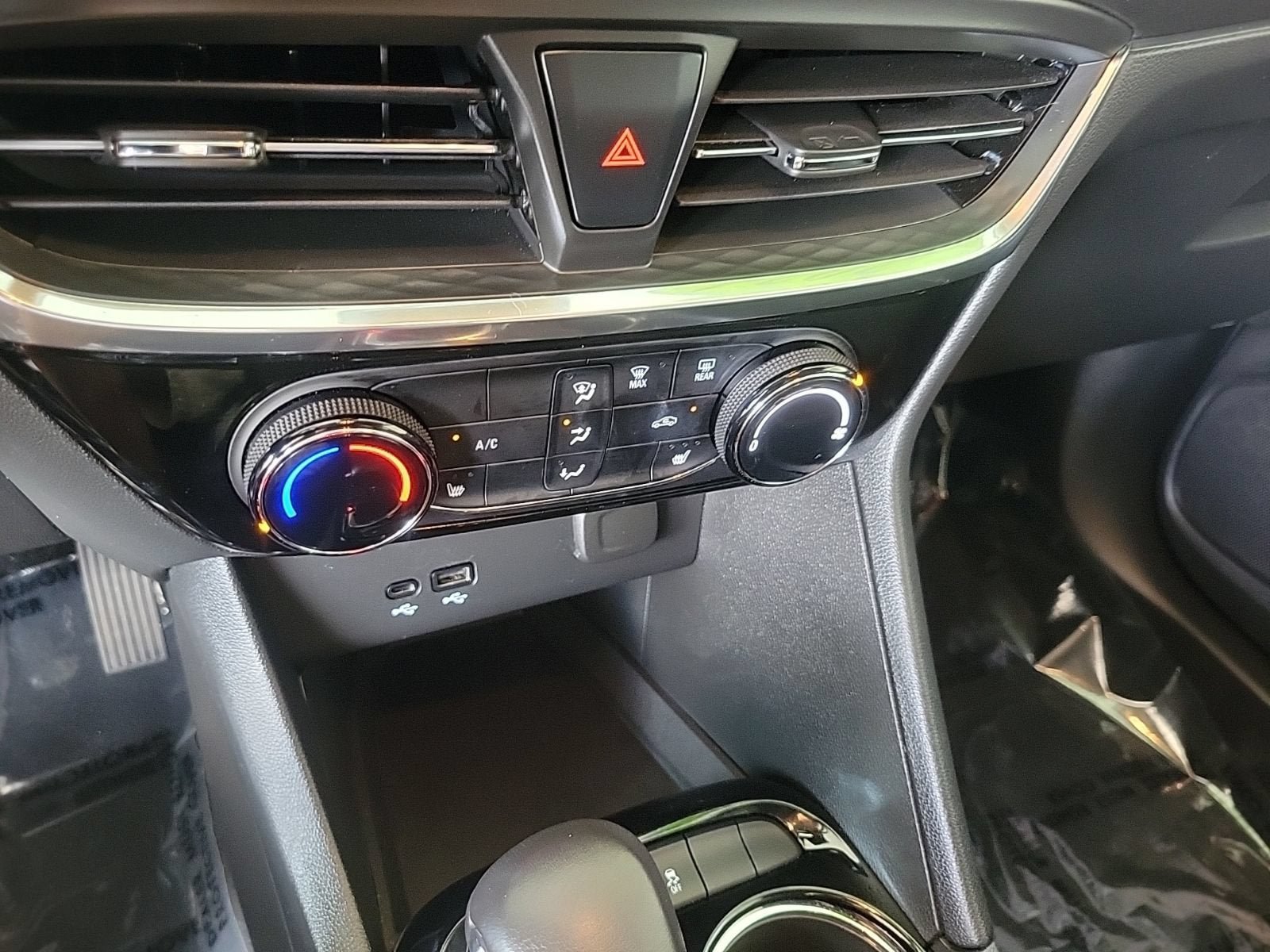 Used 2024 Buick Encore GX Sport Touring w/ Comfort Package FWD image 19