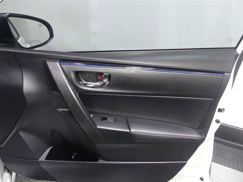 Used 2018 Toyota Corolla SE FWD image 18