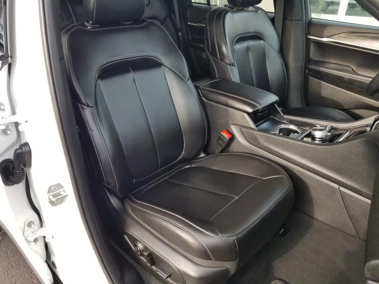 Certified 2024 Jeep Grand Cherokee Limited image 10