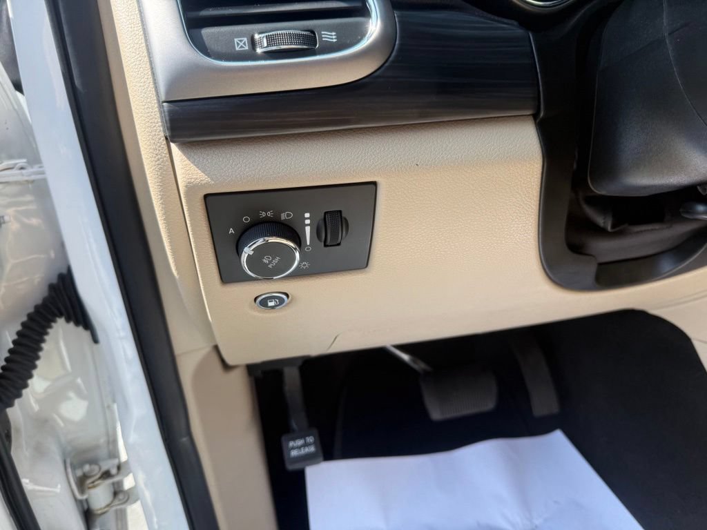 Certified 2022 Jeep Grand Cherokee Laredo E AWD/4WD image 14