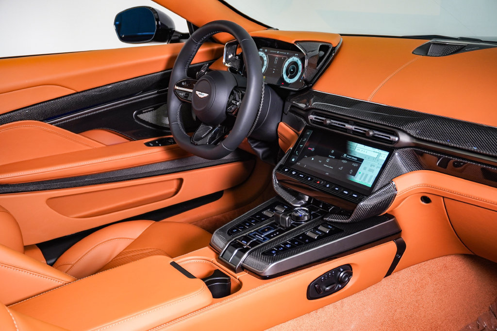 New 2026 Aston Martin Vanquish Convertible RWD image 18