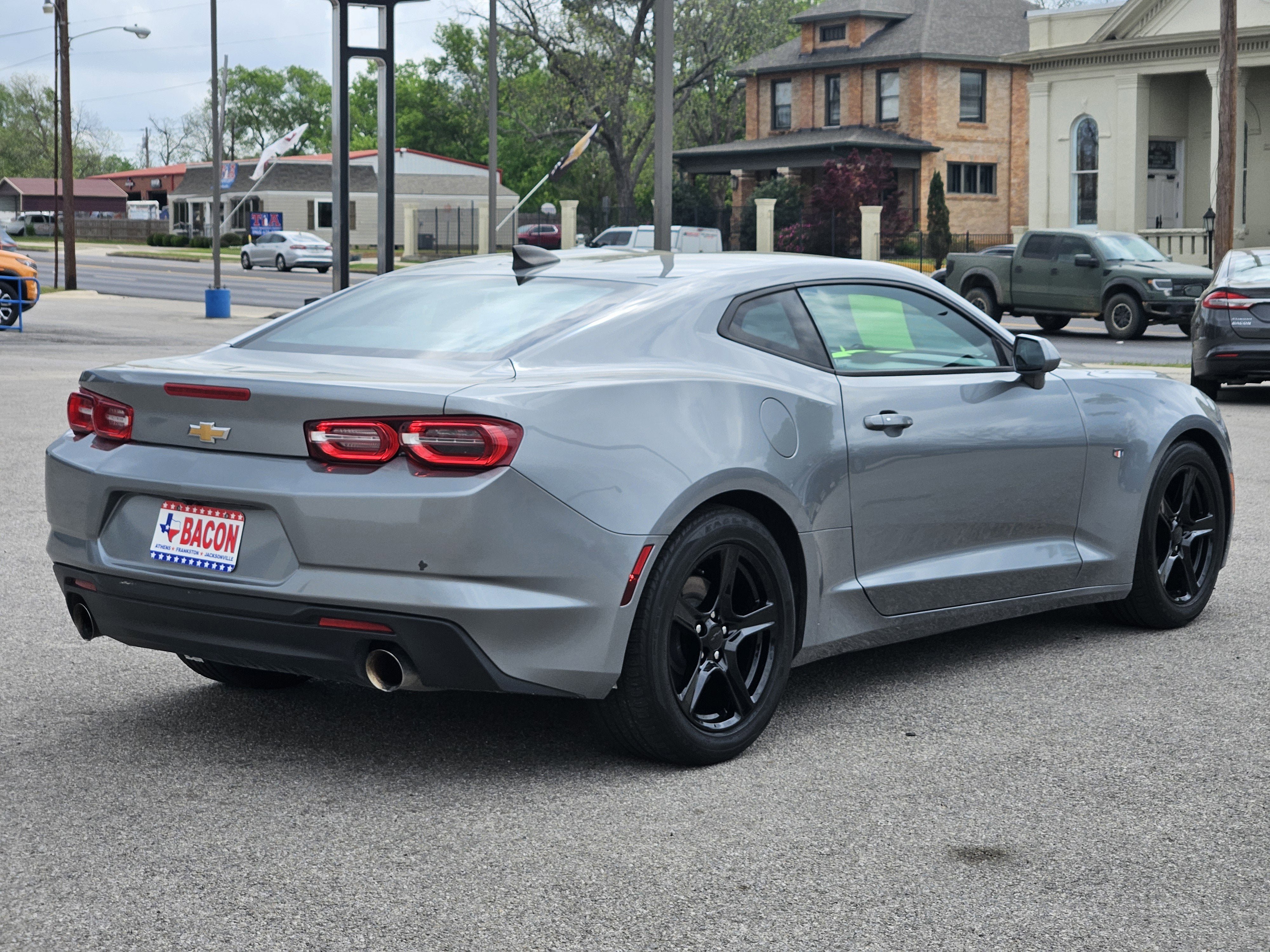 Used 2023 Chevrolet Camaro LT RWD image 4