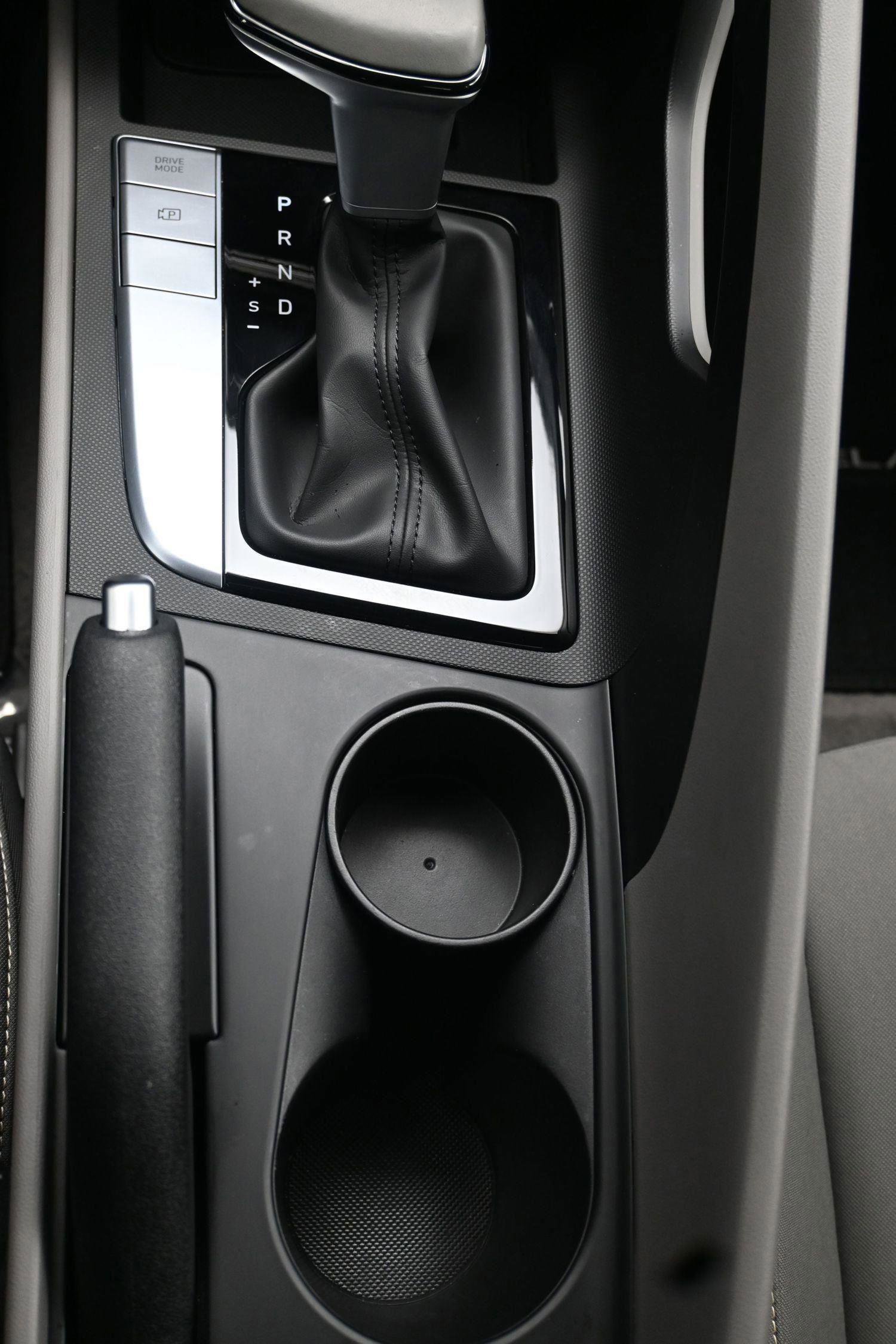 Certified 2025 Hyundai Elantra Sport image 6