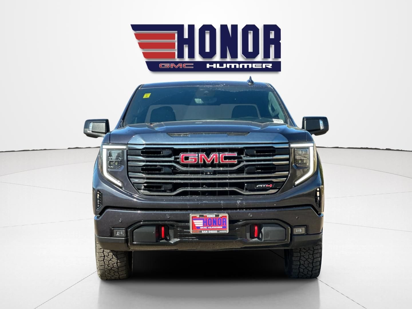 Used 2024 GMC Sierra 1500 AT4 w/ Technology Package AWD/4WD image 9