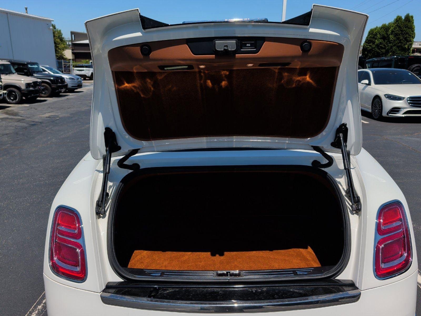 Used 2017 Bentley Mulsanne RWD image 40
