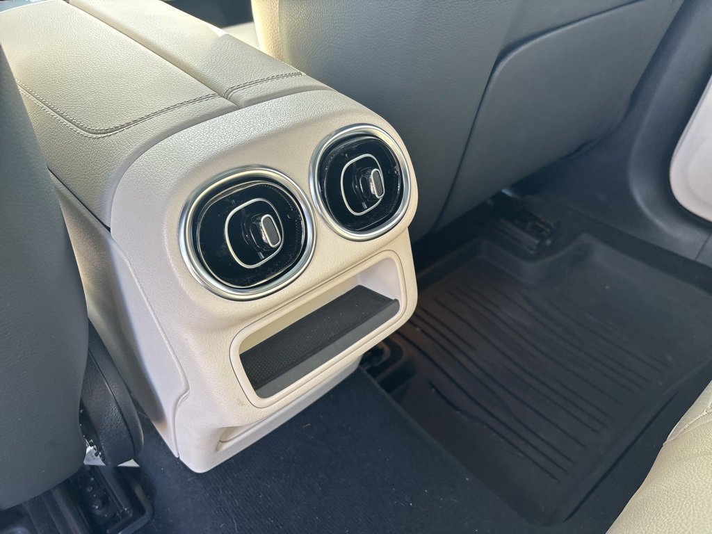 Used 2024 Mercedes-Benz GLC 300 4MATIC image 18