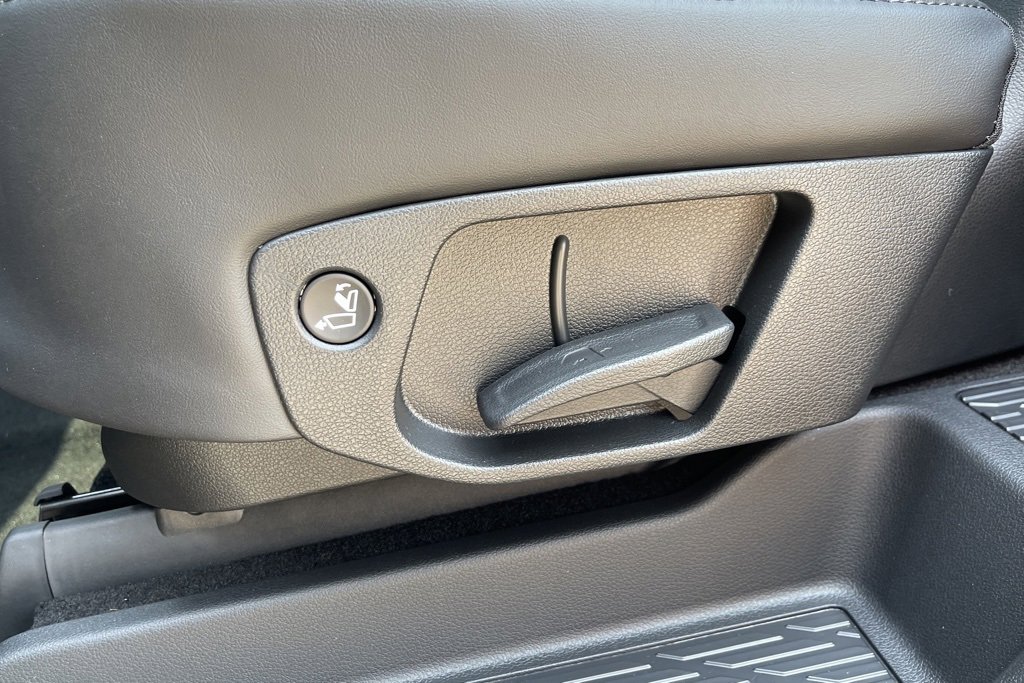 Used 2024 Hyundai Palisade Calligraphy image 32