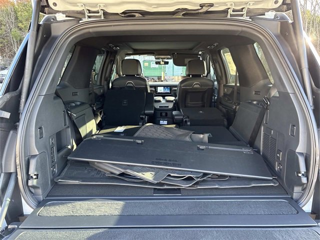 New 2026 Lincoln Navigator Reserve w/ Jet Appearance Package image 12