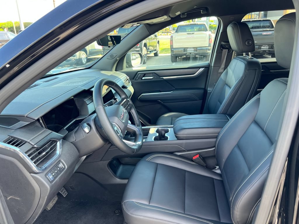 Used 2026 GMC Acadia Elevation w/ Elevation Premium Package AWD/4WD image 12