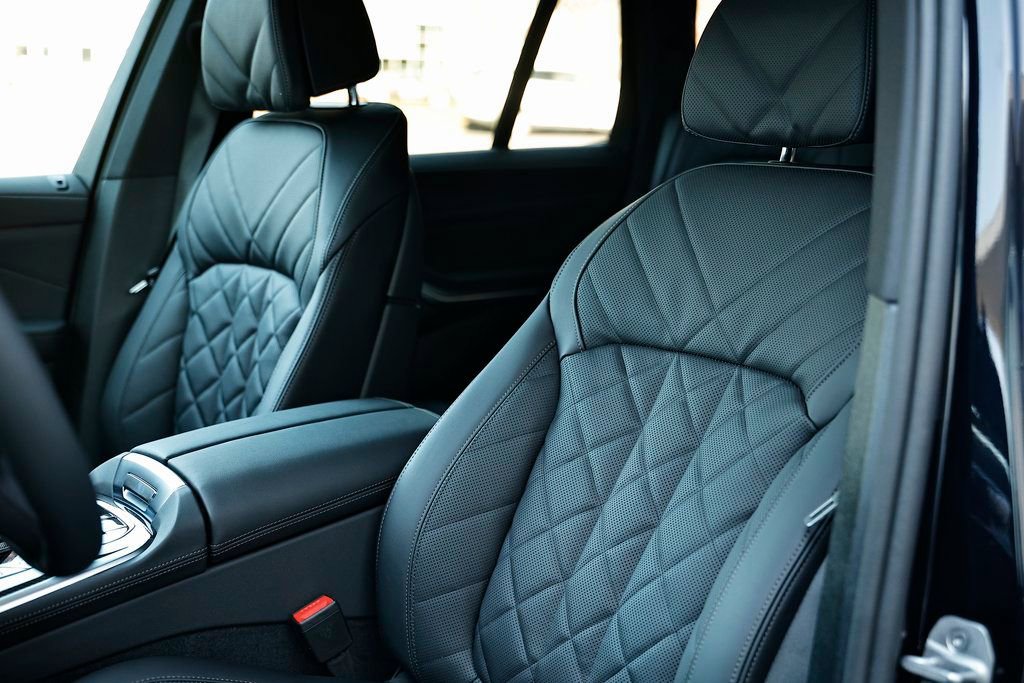 New 2026 BMW X5 M60i w/ Climate Comfort Package image 22