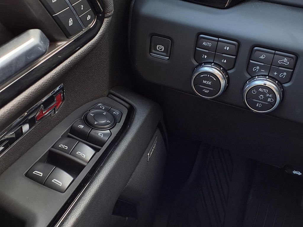 Used 2024 GMC Sierra 1500 AT4 w/ Technology Package AWD/4WD image 19