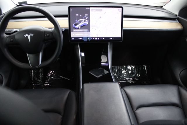 Used 2021 Tesla Model Y Long Range AWD/4WD image 2