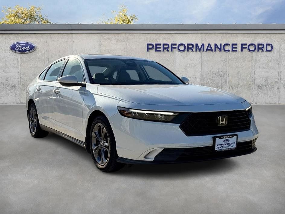 Used 2023 Honda Accord EX image 4
