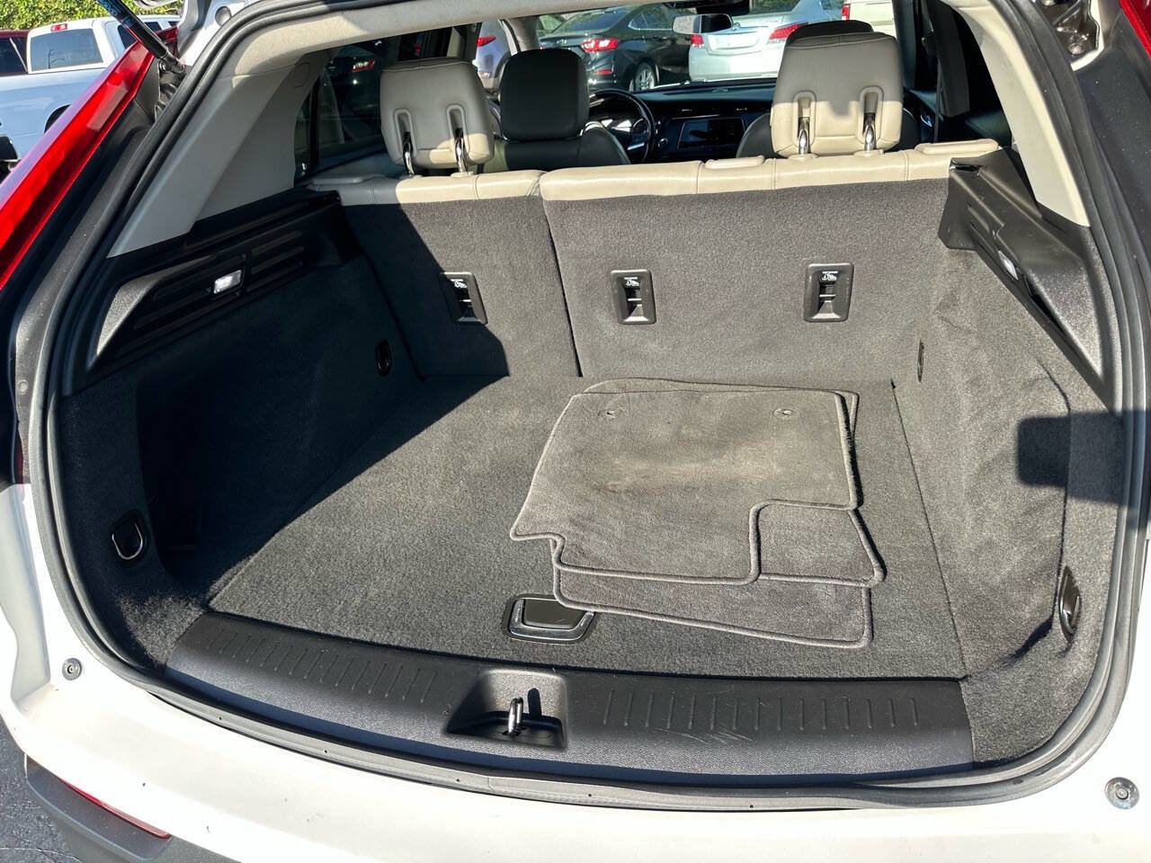 Used 2020 Cadillac XT4 Luxury w/ Cold Weather Package image 18