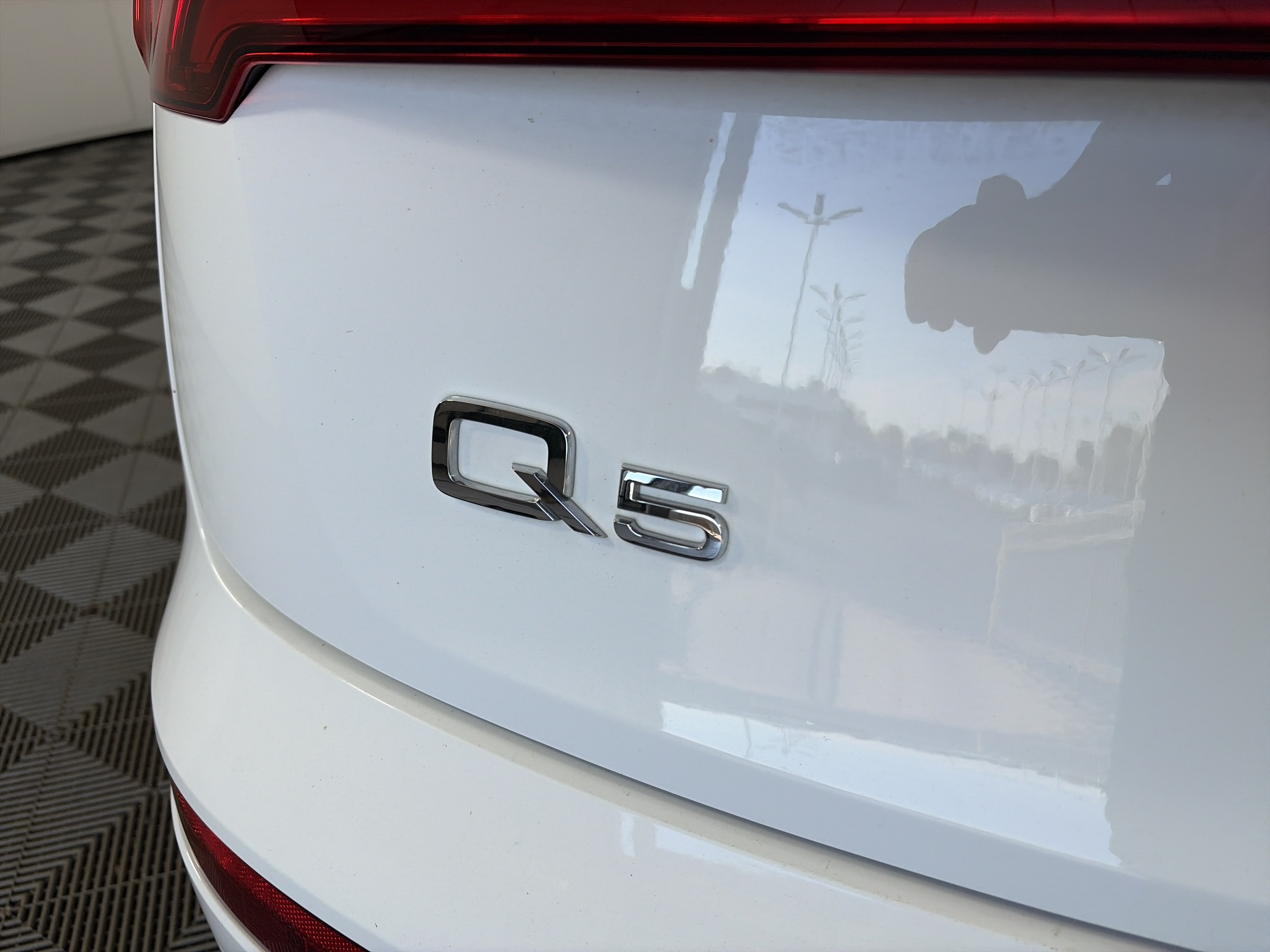 Used 2020 Audi Q5 2.0T Premium AWD/4WD image 17