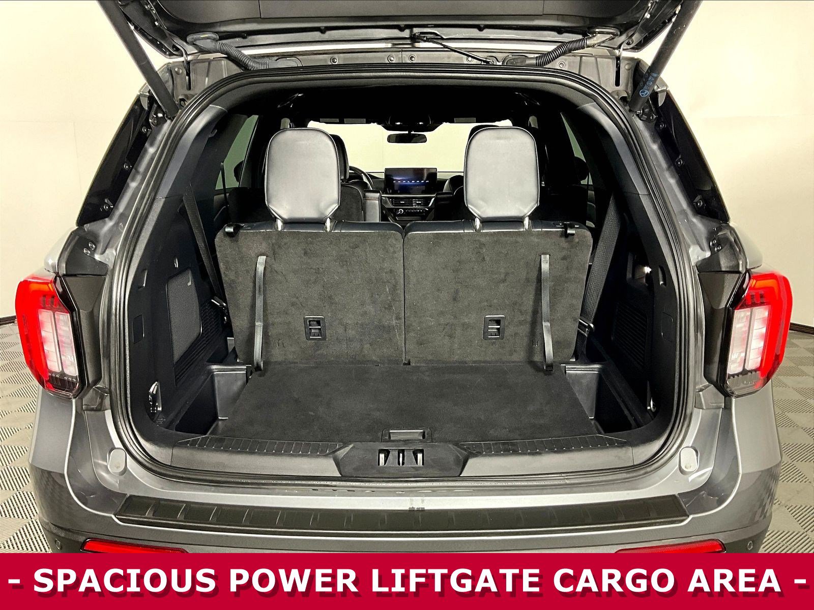 Used 2025 Ford Explorer ST-Line AWD/4WD image 36