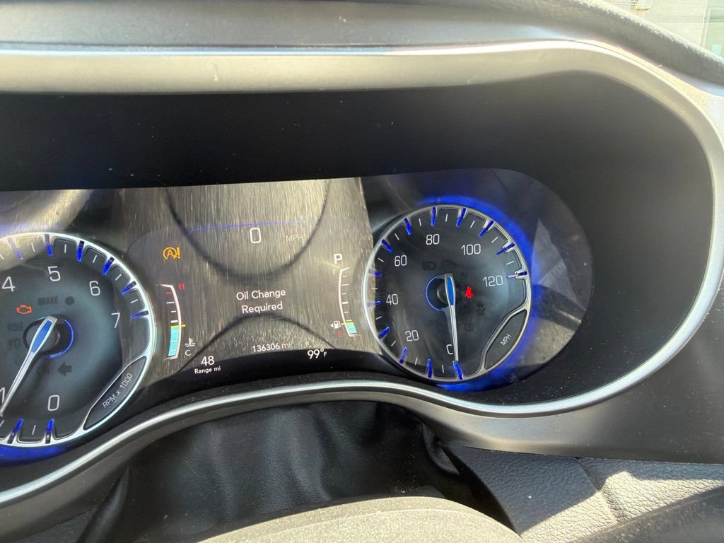 Used 2021 Chrysler Pacifica Touring-L FWD image 13