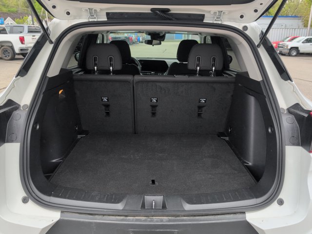 Used 2025 Chevrolet TrailBlazer LT w/ LT Cold Weather Package AWD/4WD image 25