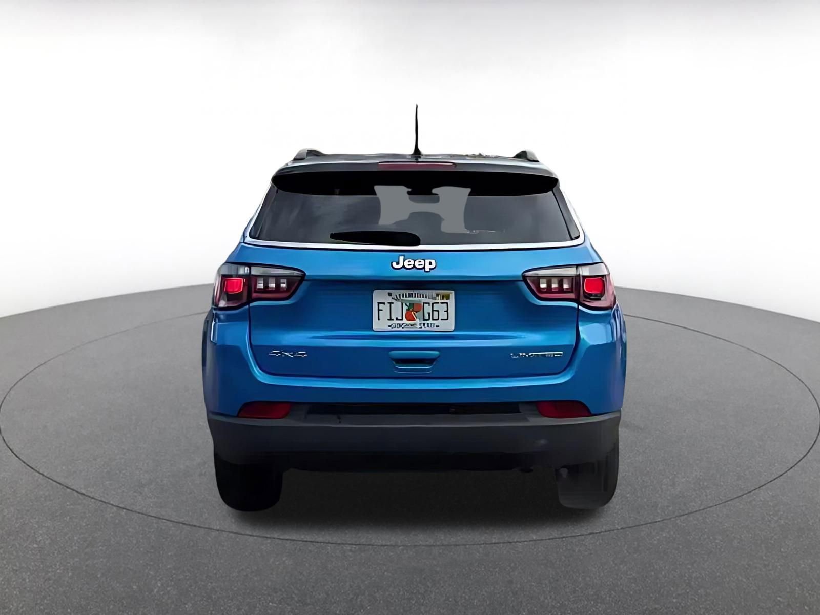 Used 2025 Jeep Compass Limited image 12