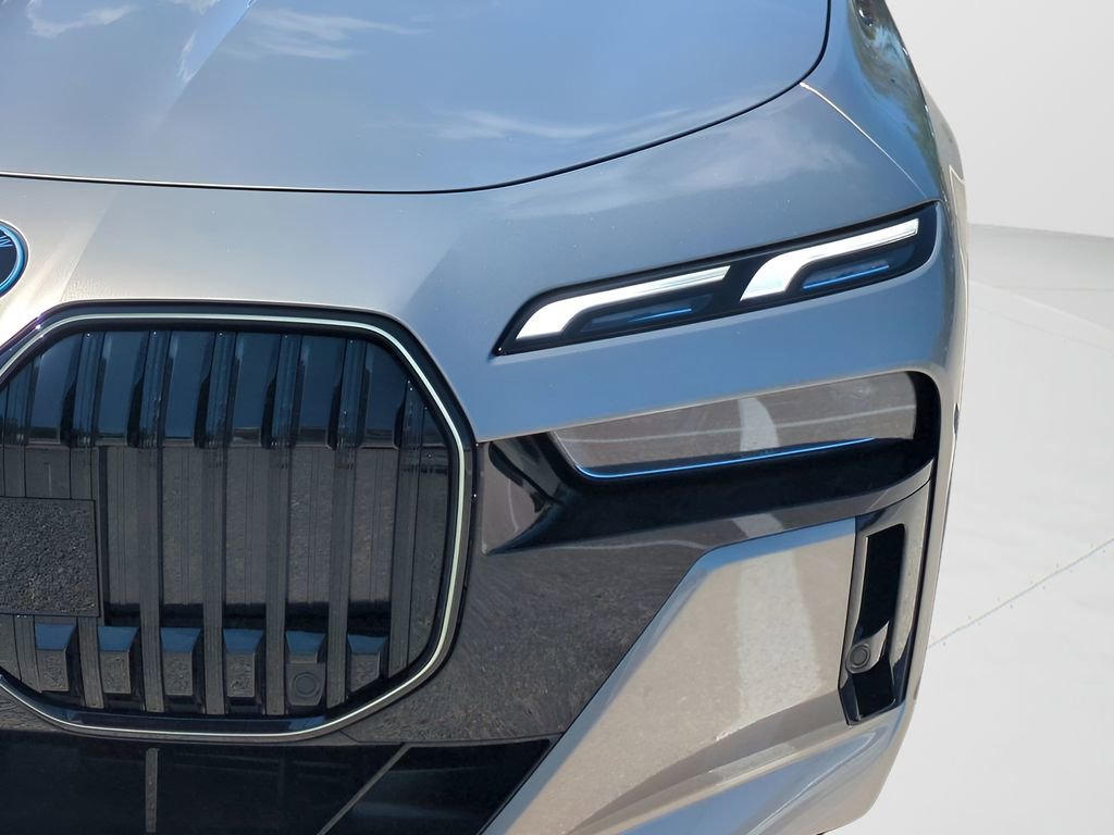 New 2026 BMW 750e xDrive AWD/4WD image 10