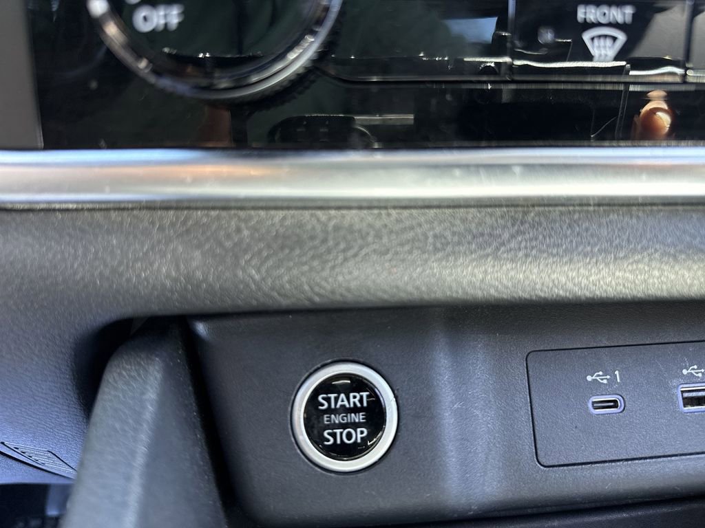 Used 2023 Nissan Rogue S image 13