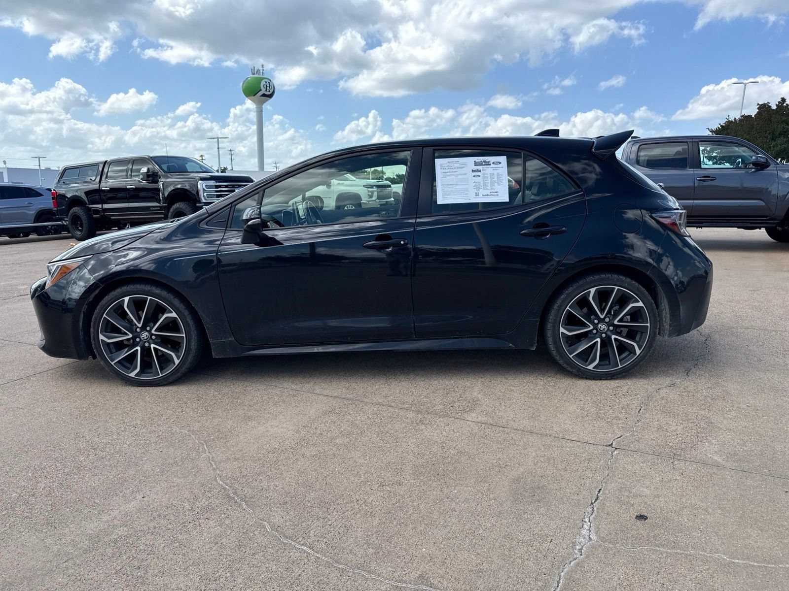 Used 2021 Toyota Corolla XSE FWD image 4