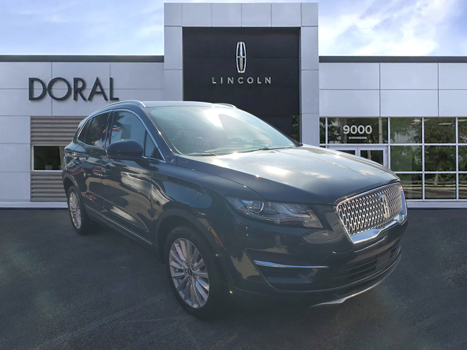 Used 2019 Lincoln MKC Premiere image 1