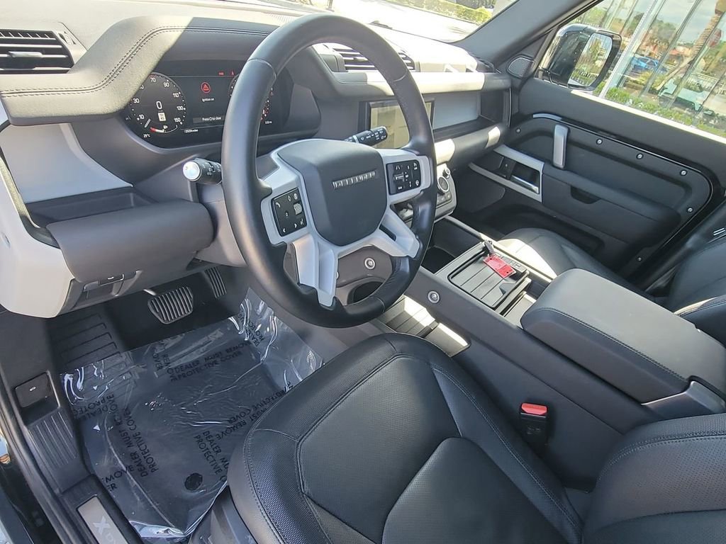 Certified 2024 Land Rover Defender 110 X-Dynamic SE AWD/4WD image 24