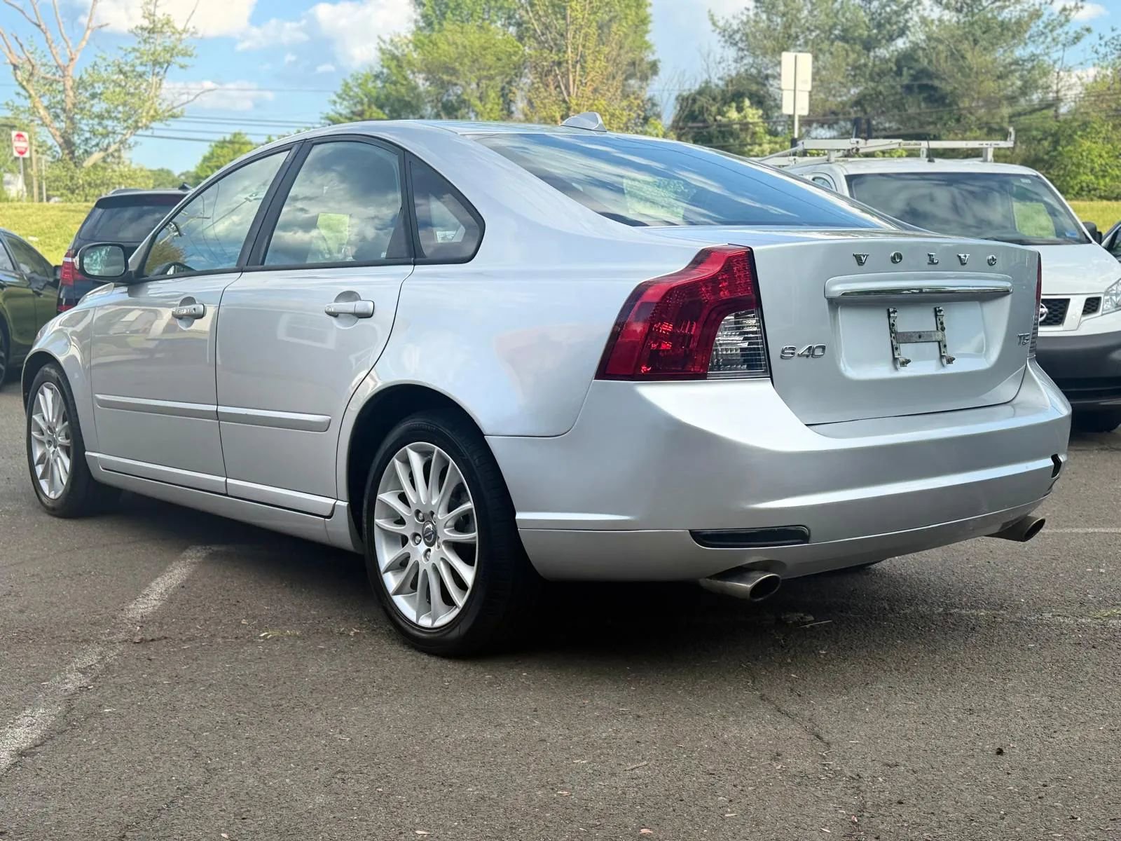 Used 2011 Volvo S40 T5 w/ Preferred Pkg FWD image 5