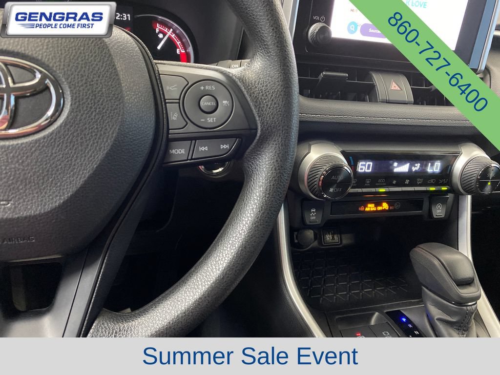 Used 2025 Toyota RAV4 XLE AWD/4WD image 21