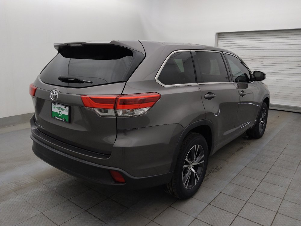 Used 2017 Toyota Highlander LE image 9