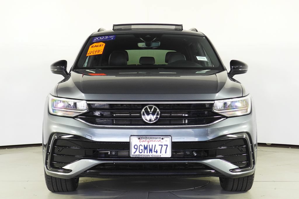 Certified 2023 Volkswagen Tiguan SE R-Line FWD image 2